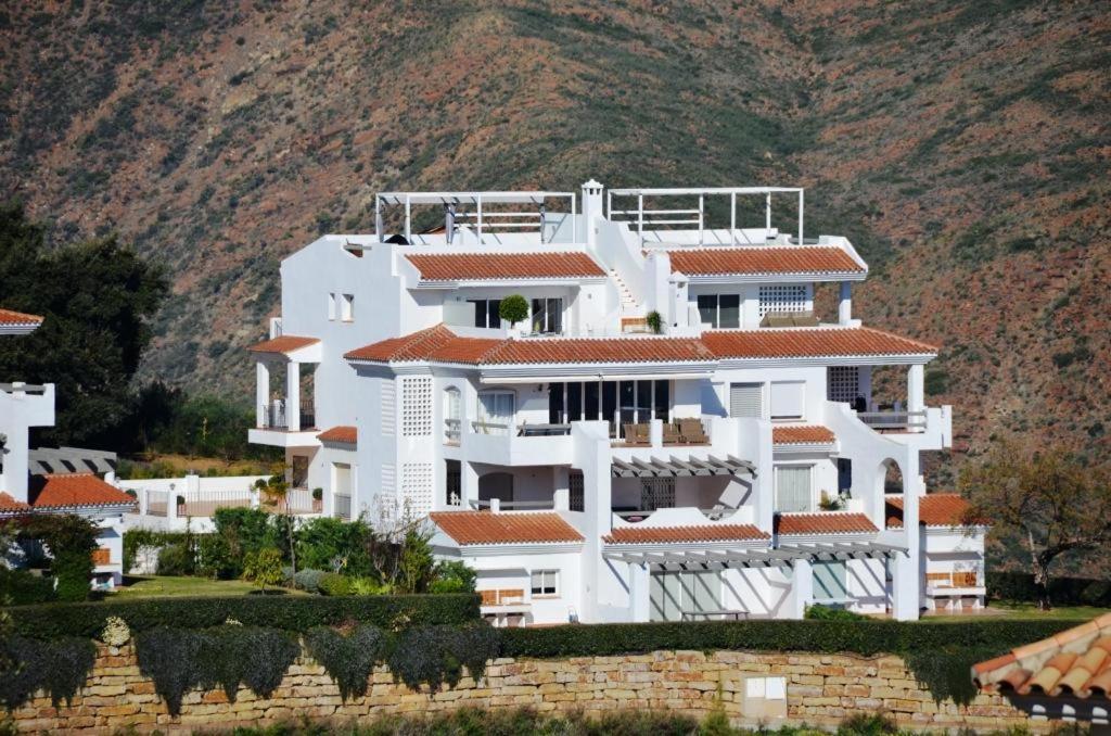 Апартаменты Penthouse Mit Privatem Jacuzzi In Marbella - La Mairena Охен Экстерьер фото