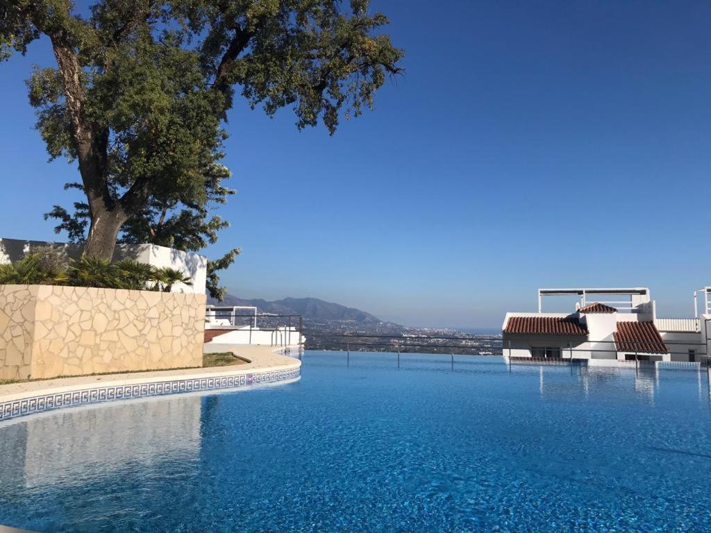 Апартаменты Penthouse Mit Privatem Jacuzzi In Marbella - La Mairena Охен Экстерьер фото