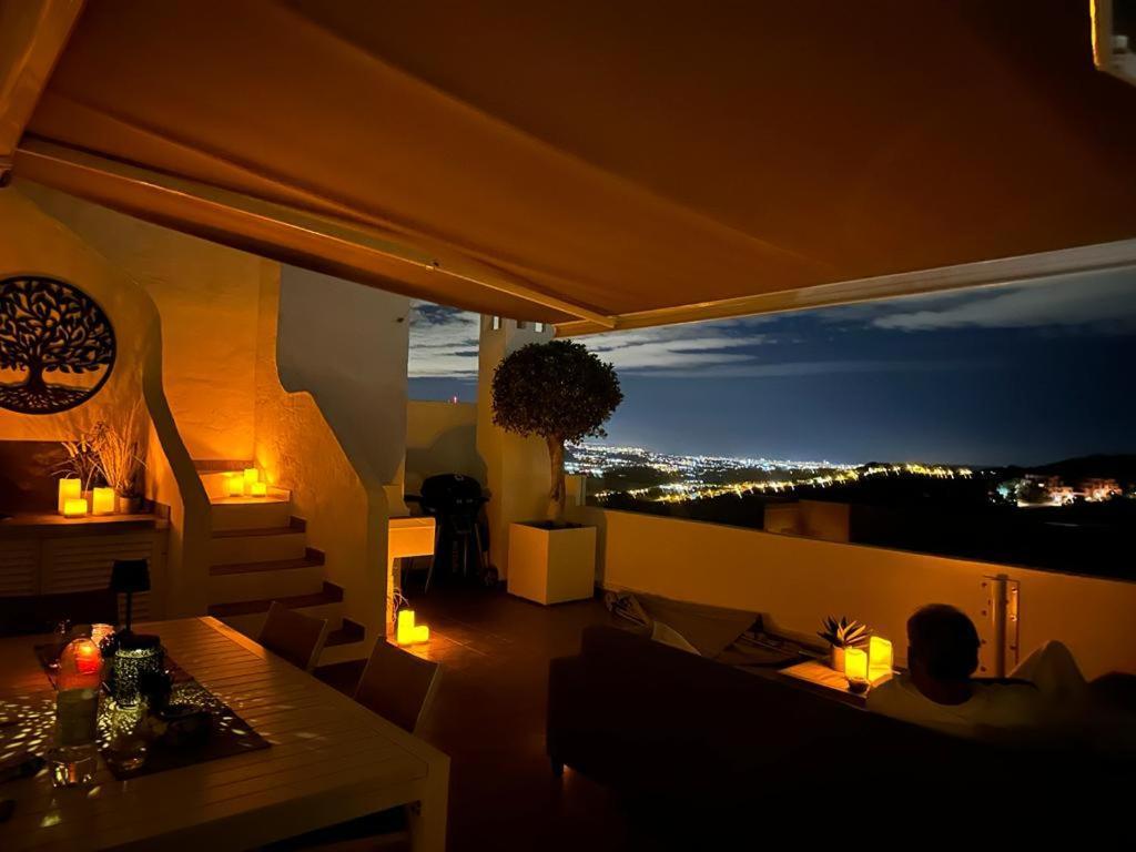 Апартаменты Penthouse Mit Privatem Jacuzzi In Marbella - La Mairena Охен Экстерьер фото