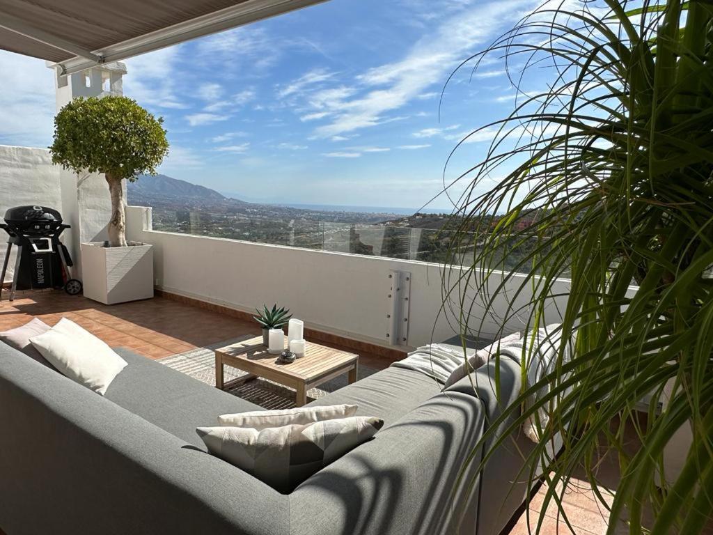 Апартаменты Penthouse Mit Privatem Jacuzzi In Marbella - La Mairena Охен Экстерьер фото